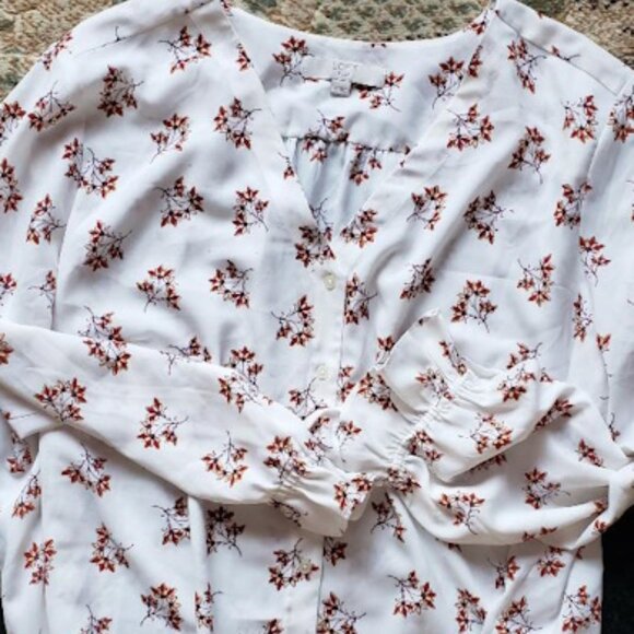 LOFT Plus V-Neck Floral White Blouse - Picture 1 of 2